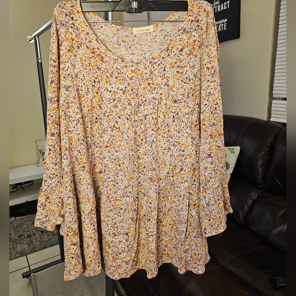 Cotton Bleu bell sleeve top - Picture 3 of 8